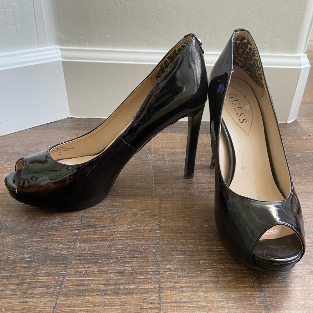 Guess patent leather black platform peekaboo pumps